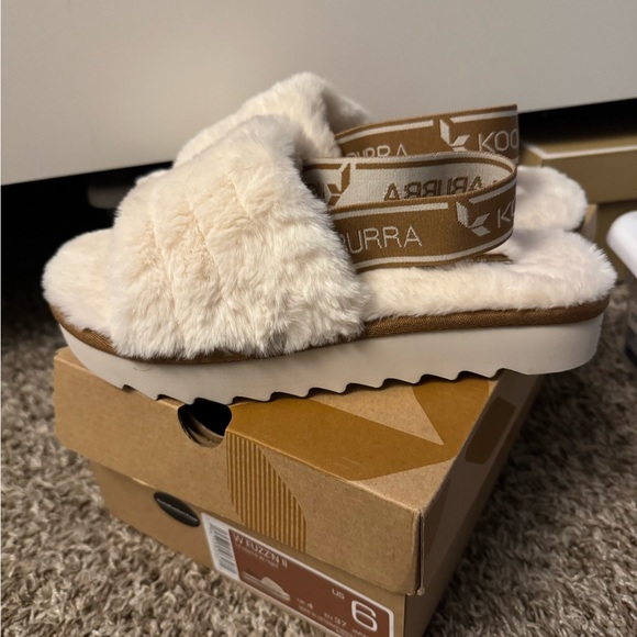 Koolaburra Women's Tan Fuzzy Slippers - Picture 2 of 7
